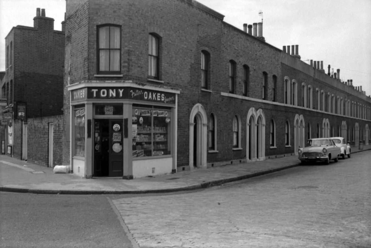 The Heart of the East End: Shops, Shoppers, and Shopkeepers in London's Multicultural Neighborhood in the 1960s