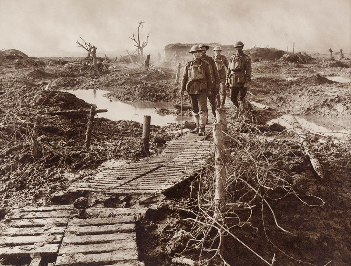 A Soldier's Perspective: Frank Hurley's WWI Western Front Photography