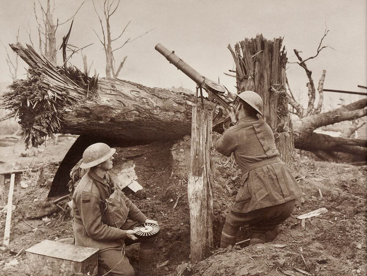 Sniping enemy planes with a Lewis gun
