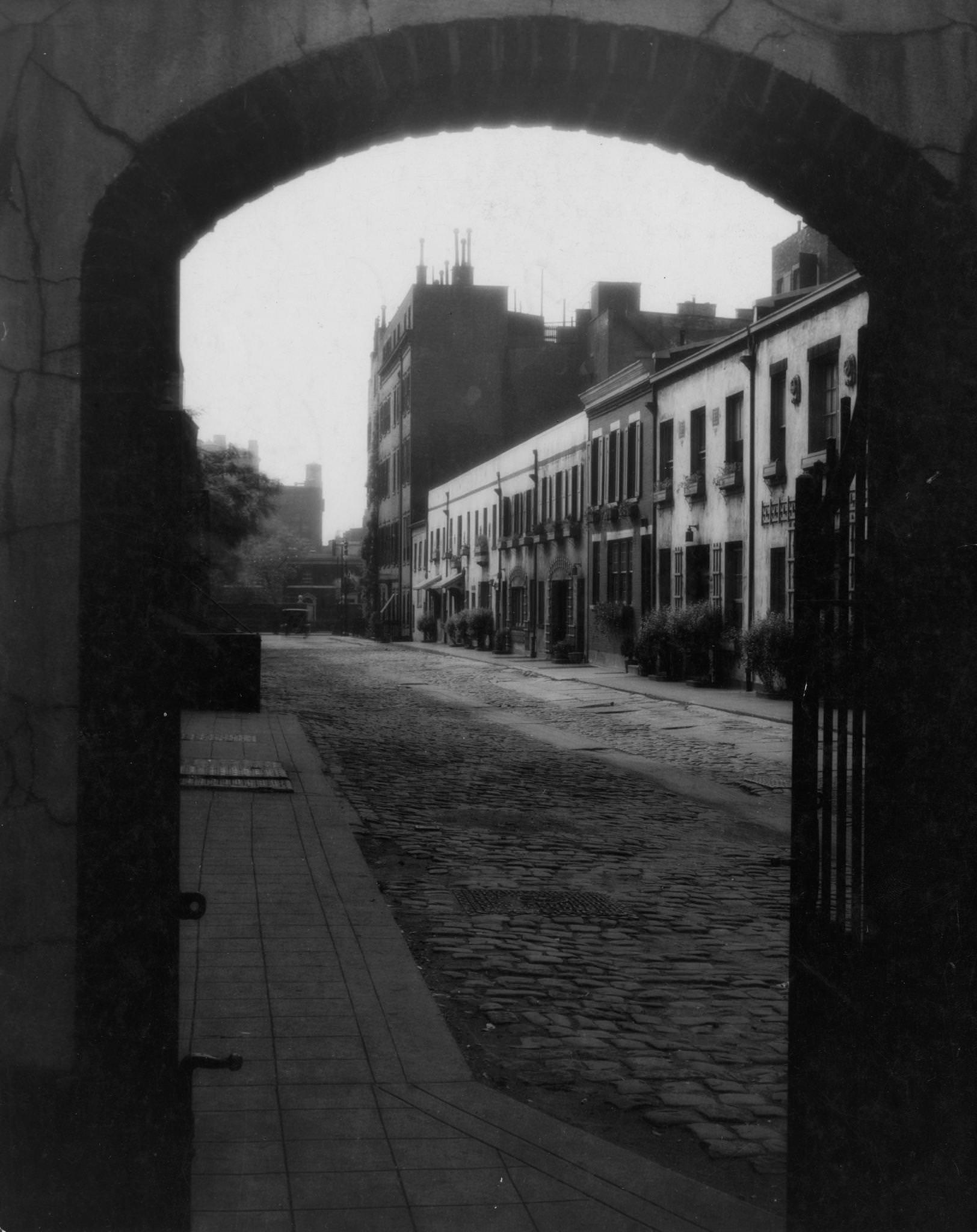 Washington Mews, Greenwich Village, 1924