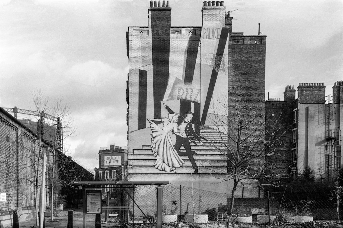 Dancers, Mural, Stanley Buildings, Stanley Passage, Pancras Rd, Kings Cross, Camden, 1990