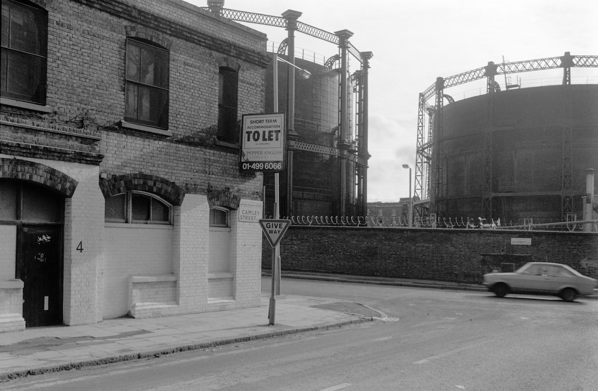 Gas Holders, Camley St, Goods Way, Kings Cross, Camden, 1990