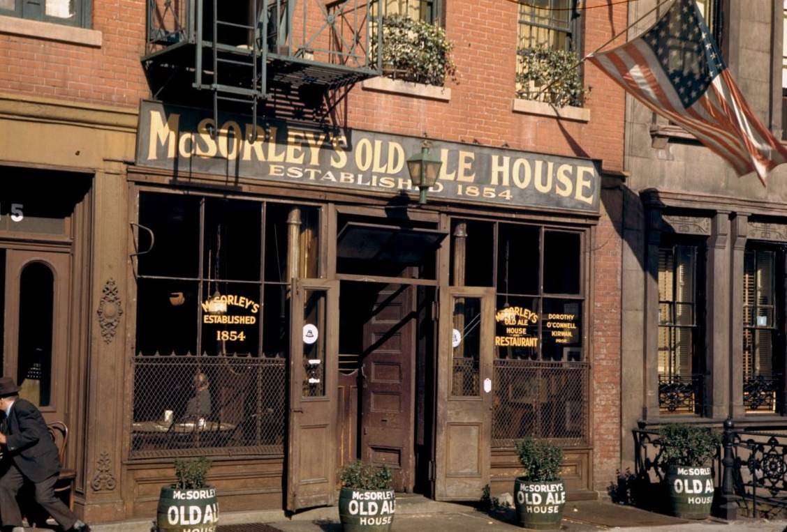 Stunning Kodachrome Photos of Manhattan in the Early 1940s by Charles Cushman