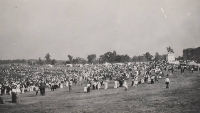 View of audience walking on Art Hill, 1914