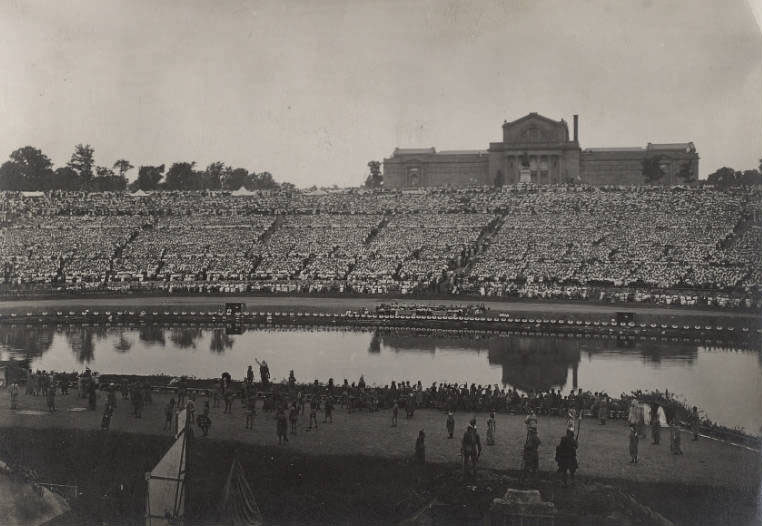 View of the audience seated on Art Hill, Forest Park, for performances of the Pageant and Masque of St. Louis, 1914