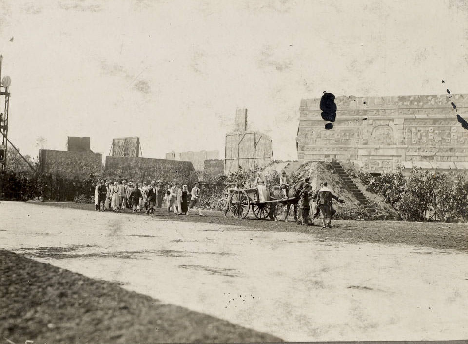 Arrival of Madame Chouteau and her children, Pageant of St. Louis, 1914