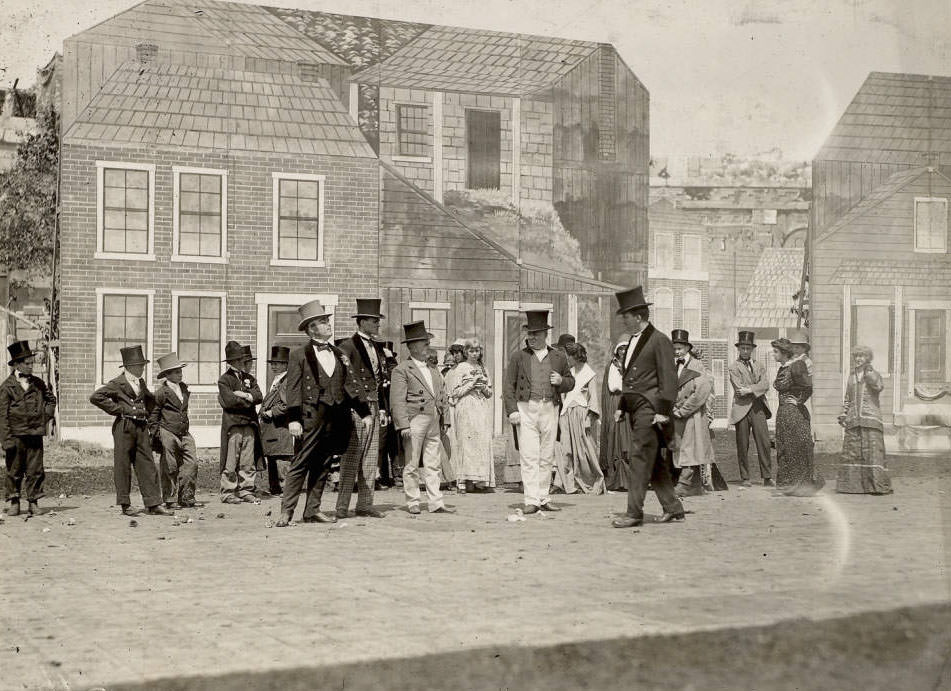 Committee discussing welcome to be given to returning Mexican veterans, Pageant, 1914