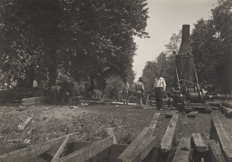 Men working in Forest Park on construction of the stage, 1914