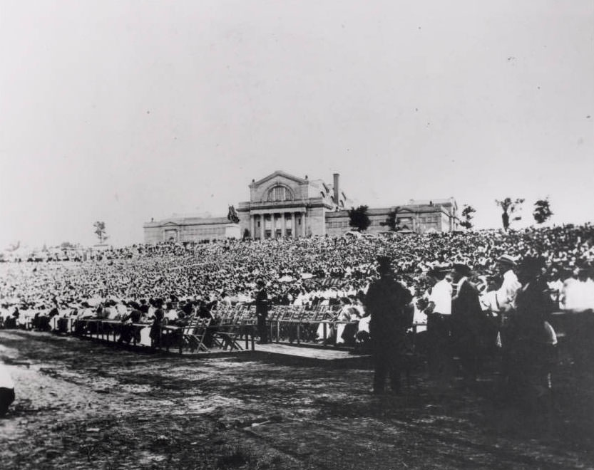 The audience for the Pageant and Masque of St. Louis seated on Art Hill, 1914
