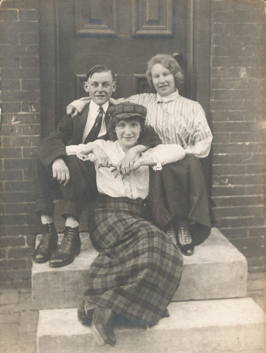 Fascinating Historical Portraits of People of South Philadelphia and Kensington in 1925