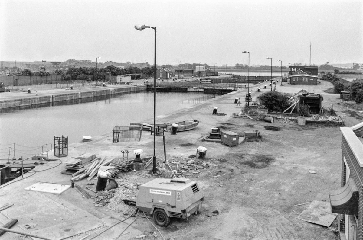 Entrance Lock, King George V Dock, Woolwich Manor Way