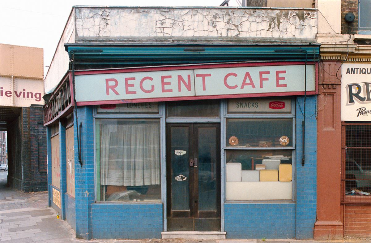 Regent Cafe, Cambridge Heath Road, Bethnal Green, Tower Hamlets, 1986