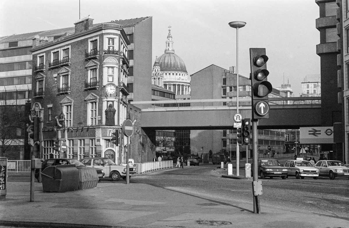 The Blackfriar, New Bridge St, Queen Victoria St, City, 1987