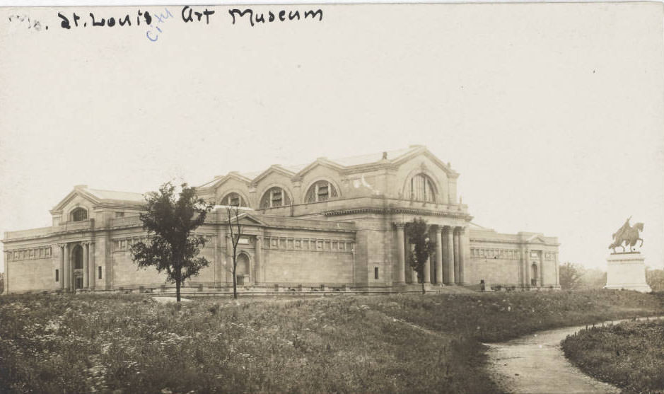 The St. Louis Art Museum in Forest Park, St. Louis, 1910