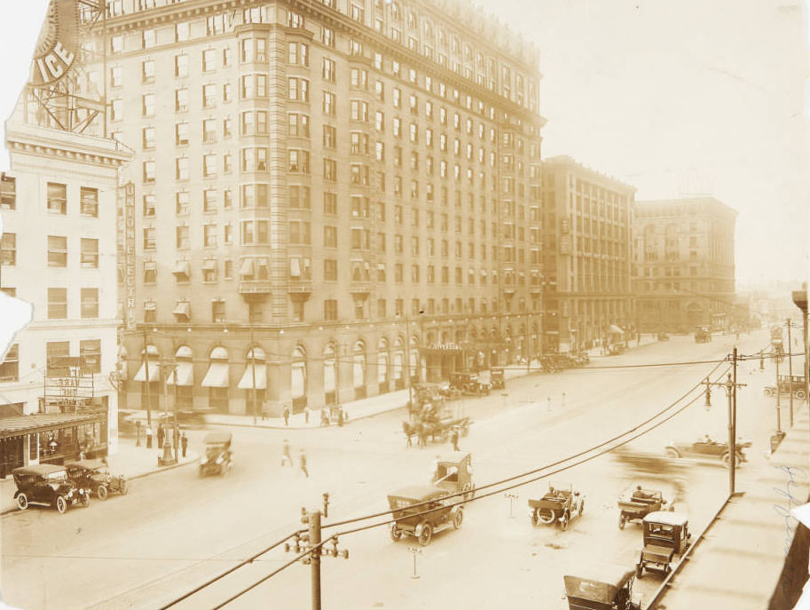A portion of the Union Electric building and the Hotel Jefferson at the intersection of 12th and Locust Streets. Written on reverse of resource: St. Louis Hotel Jefferson.