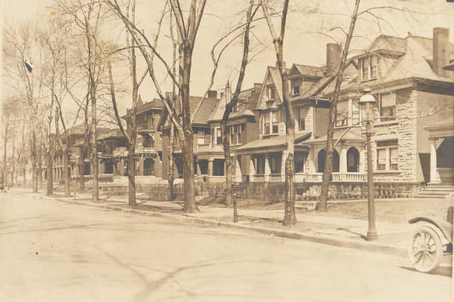 A number of houses along Forest Park Boulevard, 1910