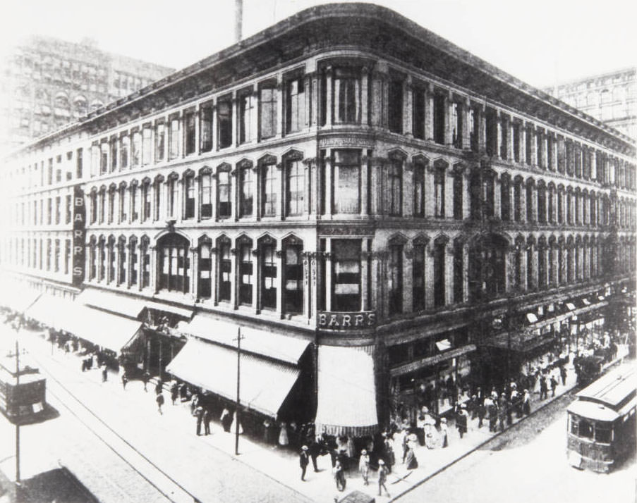 The William Barr Dry Goods Company building located at 6th and Olive streets downtown, 1910
