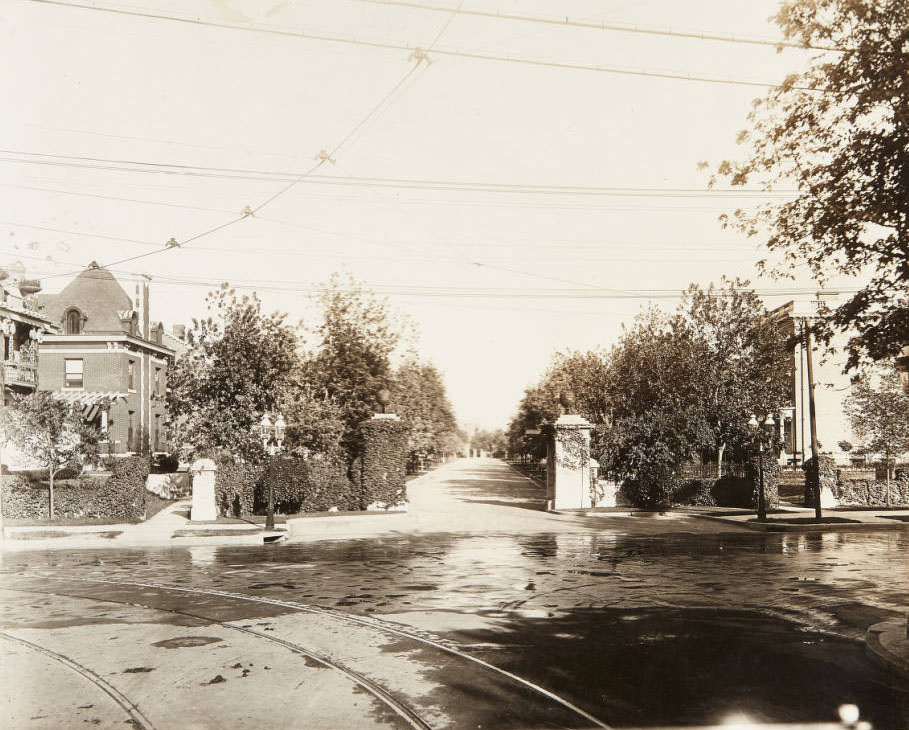 The stone gate entrance to Hortense Place, looking east from its intersection with Kingshighway, 1915