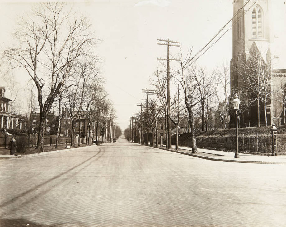 Miami Street looking east from its intersection with Ohio Avenue, 1915