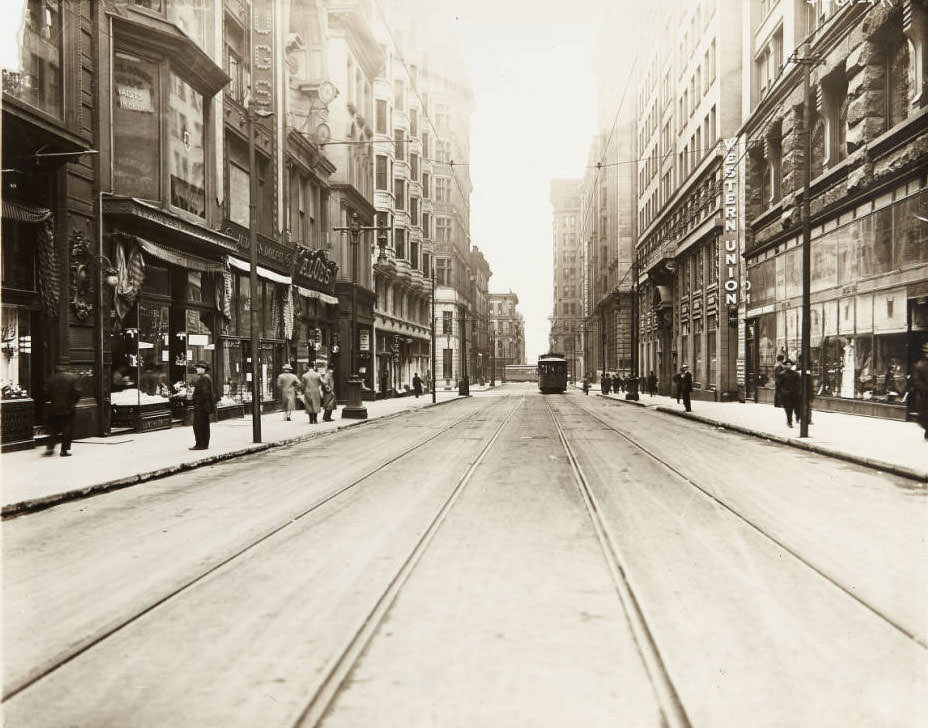 Olive Street, looking east, from its intersection with 6th Street, 1915