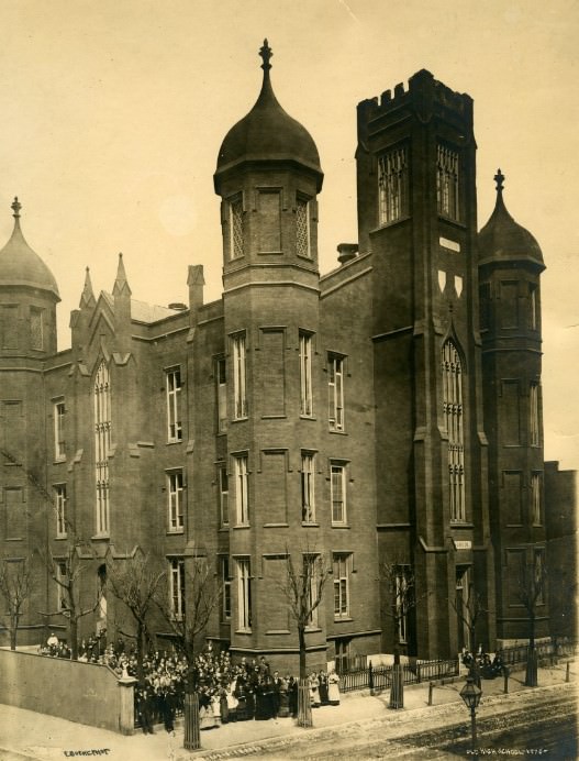 The first public high school in St. Louis at the corner of Fifteenth Street and Olive Street in 1870.