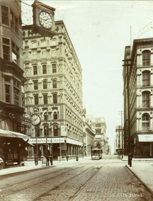 Locust Street in St. Louis looking east across the intersection at Broadway, 1896