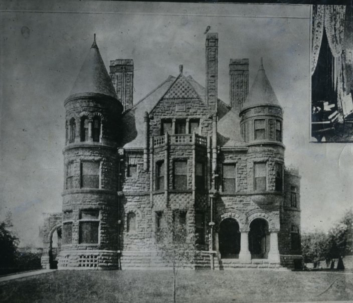 Samuel Cupples, who in 1851 established the firm which became the largest woodenware company in the United States, built this home at 3673 Pine in 1890, about which time was taken.