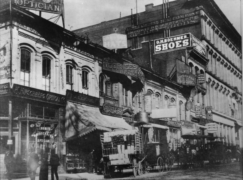 Old Street, St. Louis,1890