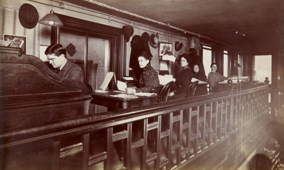 Secretarial pool, 1899