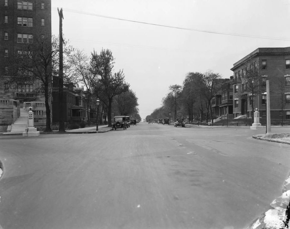 Looking west on McPherson Ave. at the intersection with North Newstead Avenue in the Central West End neighborhood, 1925