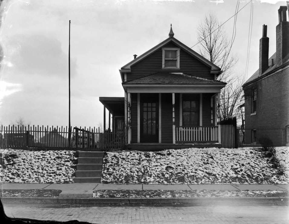 Schiller Place, 4200 block of, 1925