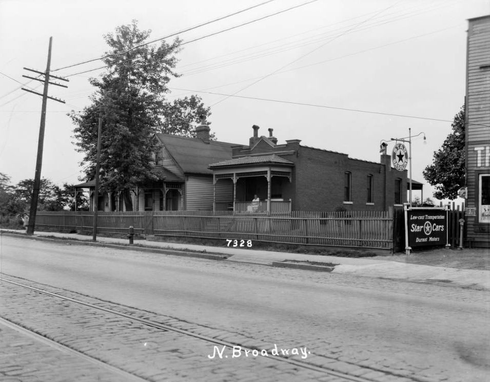 North Broadway near Aurora, 1925