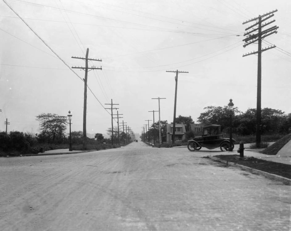 Clayton Ave. at W. Billon (Hampton) Ave., 1925