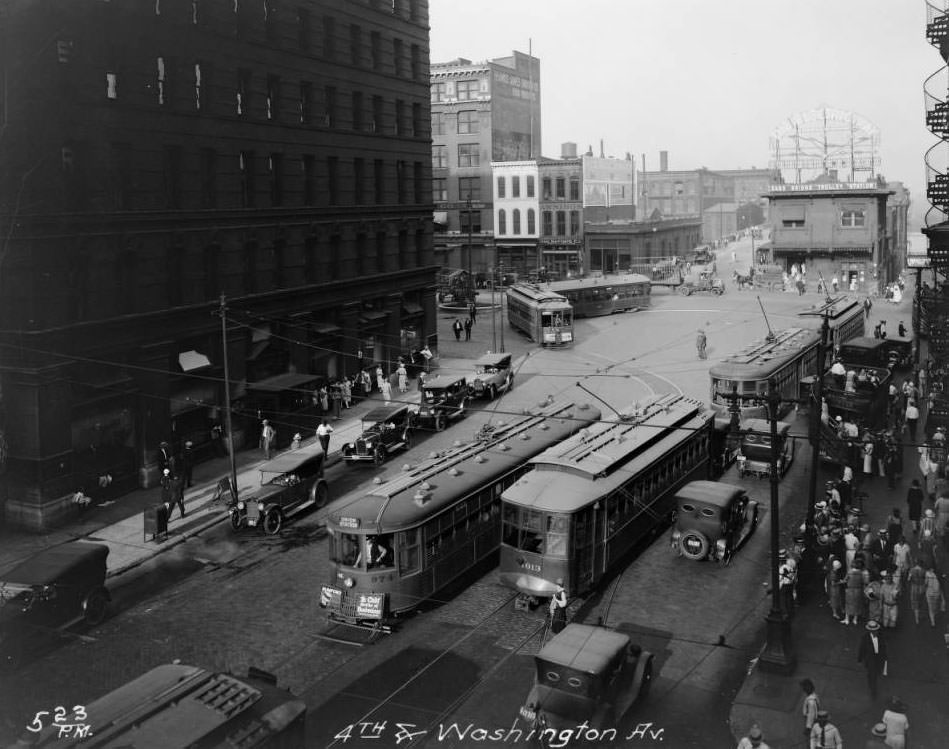 Fourth and Washington, 1925