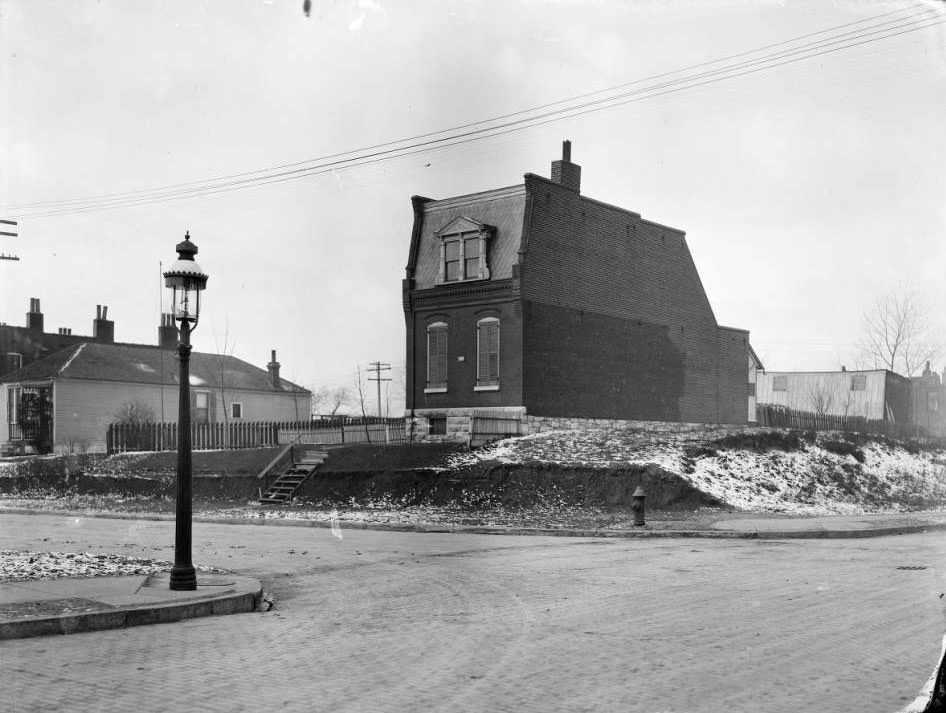 This is the 5500 block of Minnesota Ave. The residence is at 5505 Minnesota Ave. (SW corner of Minnesota Ave. & Fassen Street), 1925