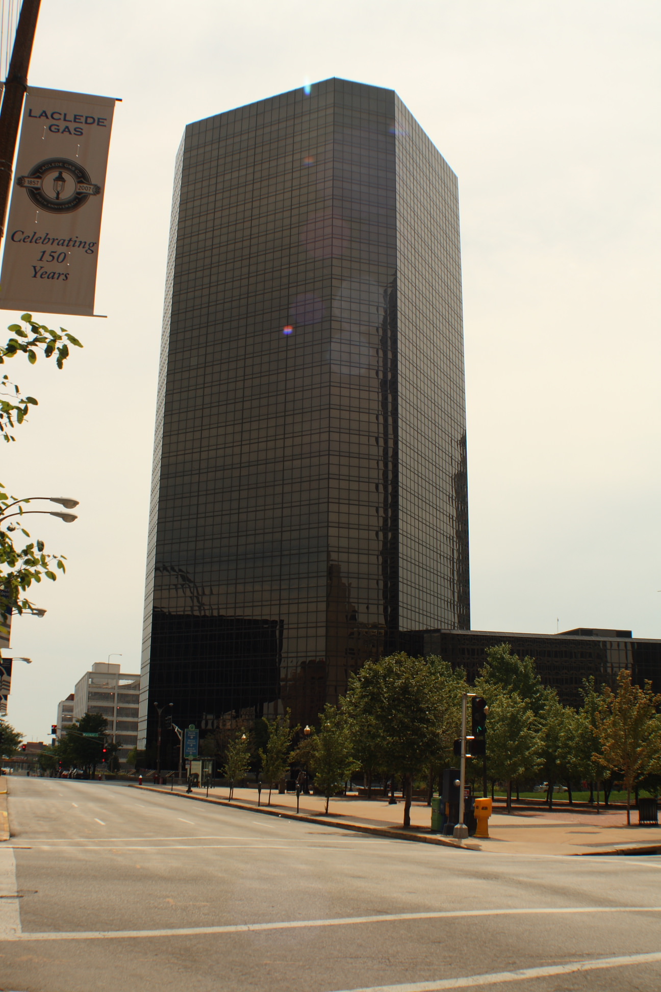 Bank of America Plaza, 1999