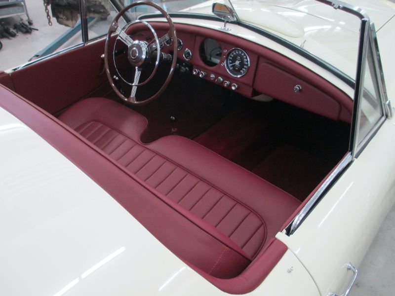 The Rare and Beautiful 1951 Nash-Healey: A Must-See for Classic Car Enthusiasts