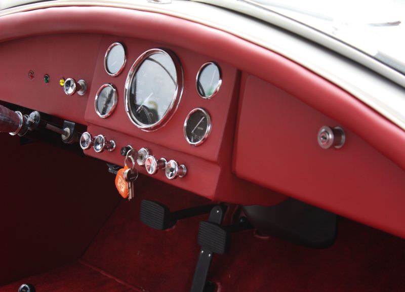 The Rare and Beautiful 1951 Nash-Healey: A Must-See for Classic Car Enthusiasts