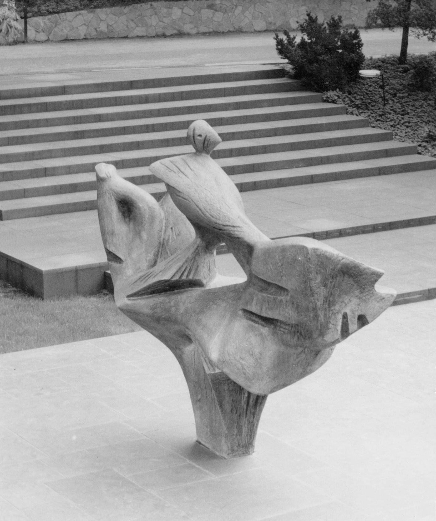 Sculpture by Bernhard Heiliger 'Human and progress, figure tree' in front of the German Pavilion