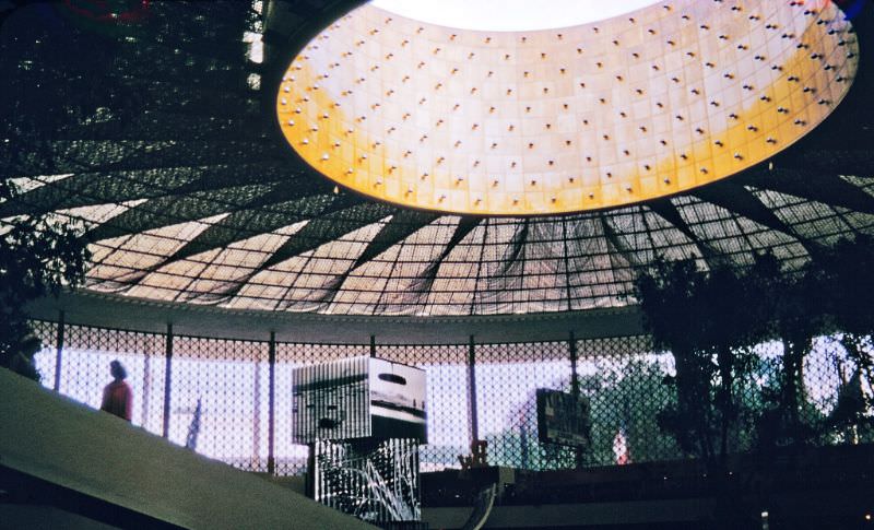 The oculus in the dome of the American Pavilion.