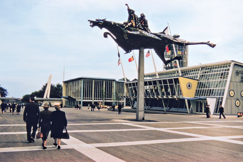 Sculpture of The Horse Bayard (by Olivier Strebelle) in front of the Bell Telephone Pavilion.