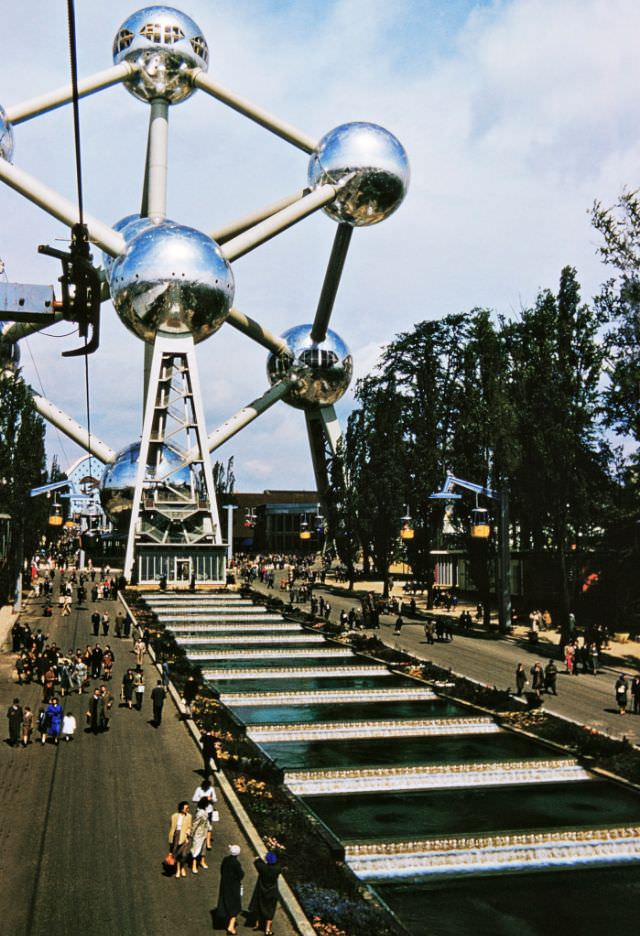 The Atomium from the Skyway.