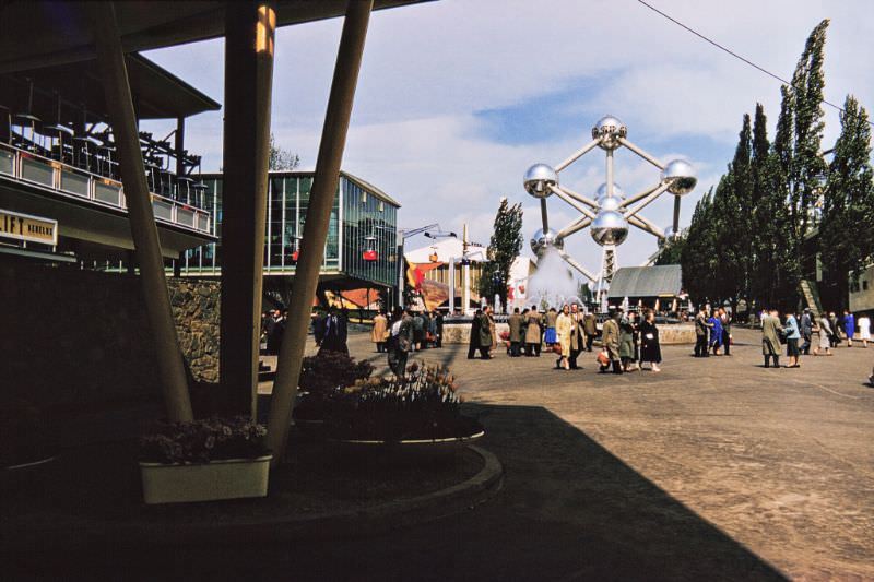 Atomium from near the Luxembourg Pavilion.