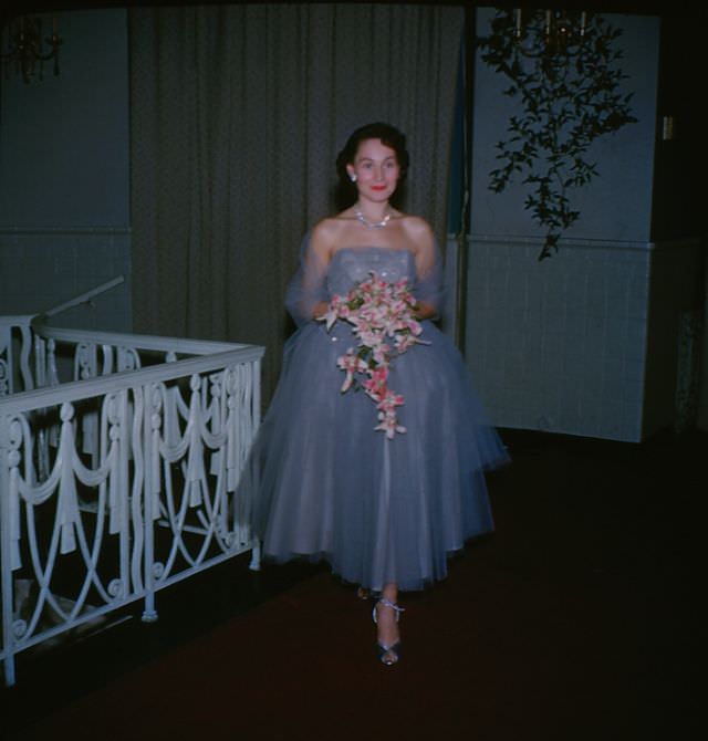 Elegance and Romance: A Stunning Photo Collection of a 1950s Wedding