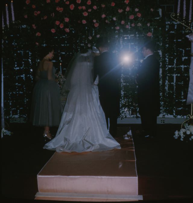 Elegance and Romance: A Stunning Photo Collection of a 1950s Wedding