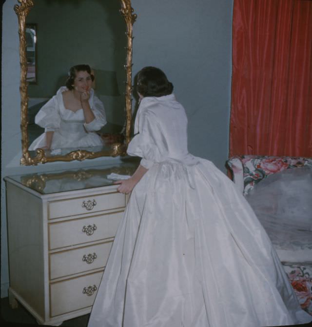 Elegance and Romance: A Stunning Photo Collection of a 1950s Wedding