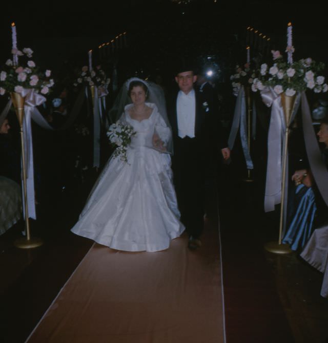 Elegance and Romance: A Stunning Photo Collection of a 1950s Wedding