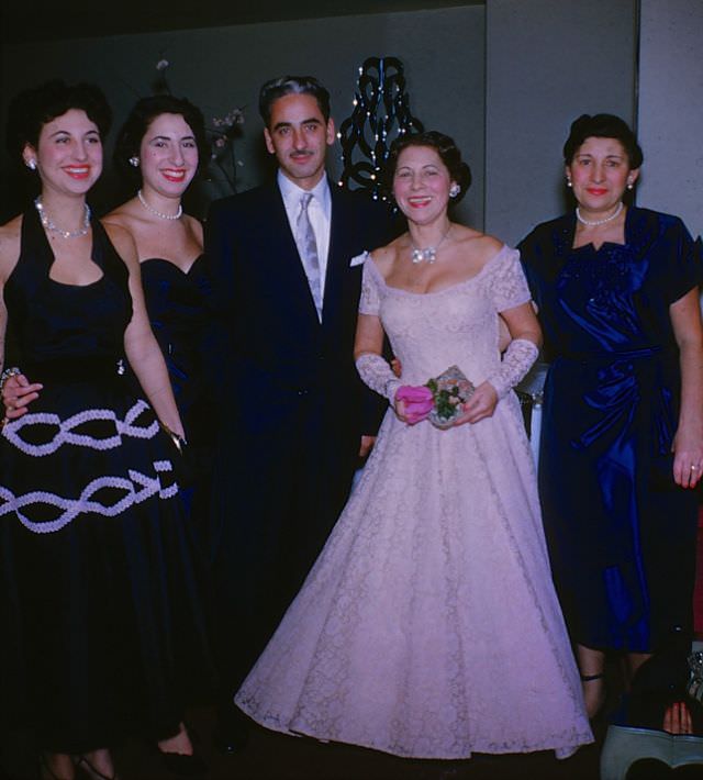 Elegance and Romance: A Stunning Photo Collection of a 1950s Wedding