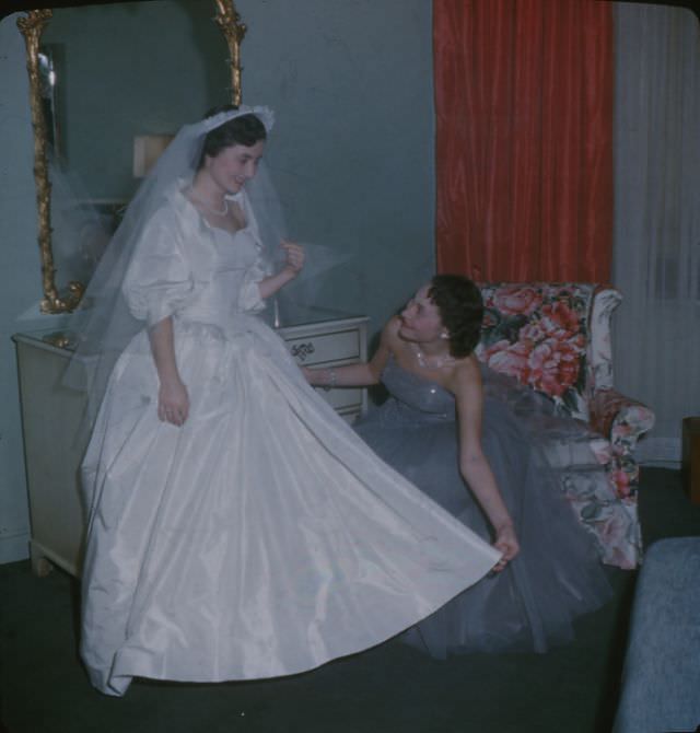 Elegance and Romance: A Stunning Photo Collection of a 1950s Wedding