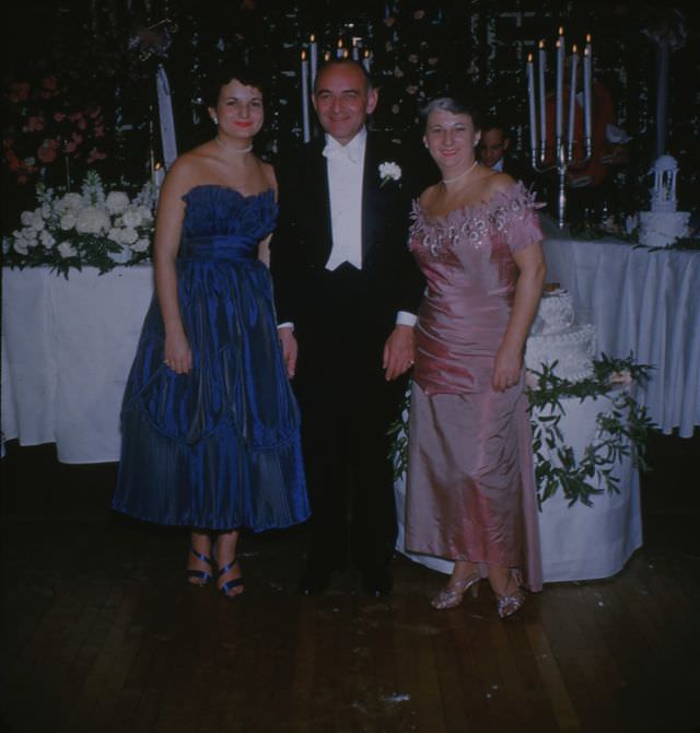 Elegance and Romance: A Stunning Photo Collection of a 1950s Wedding